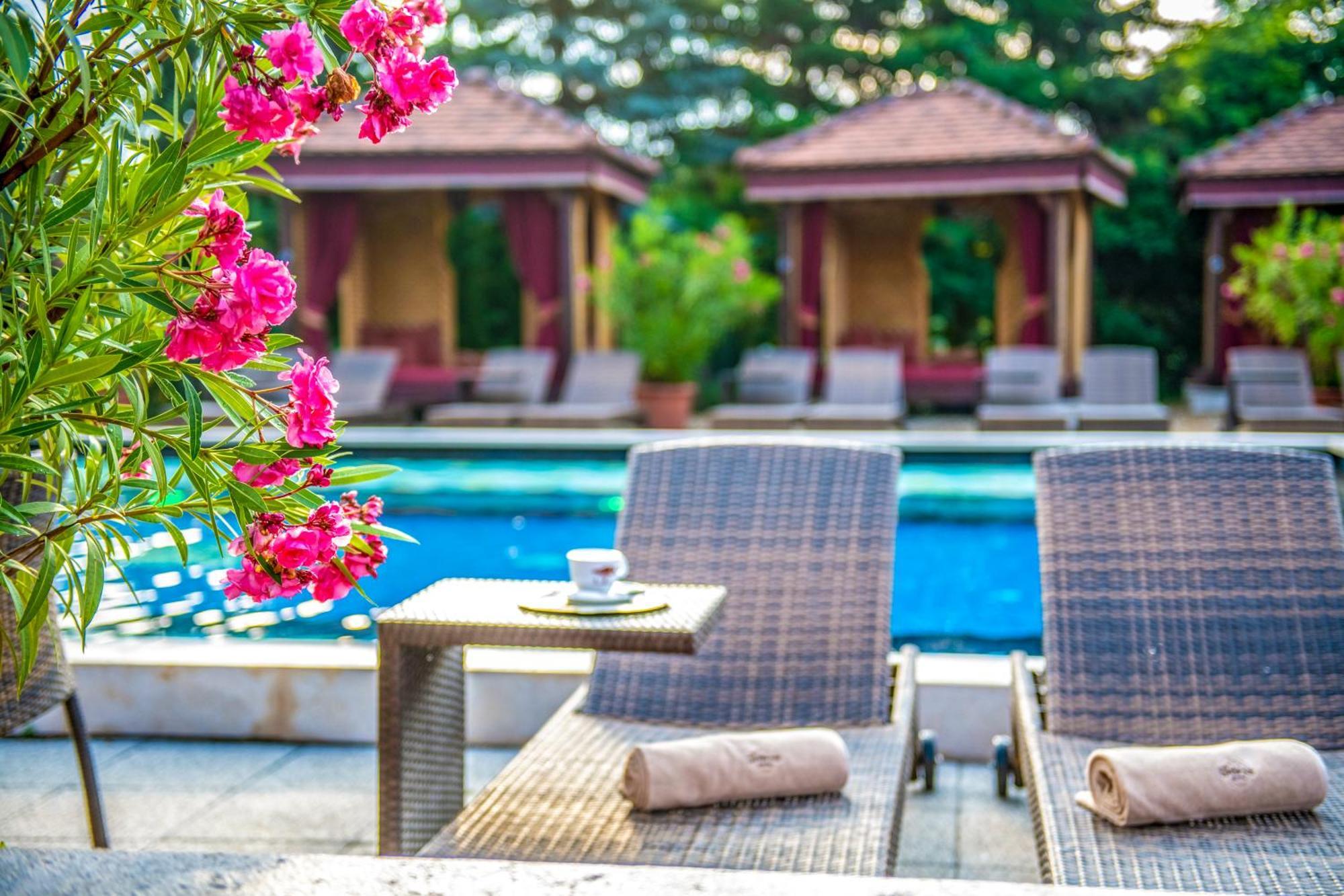 Meses Shiraz Hotel Superior-Adults Only Egerszalok Bagian luar foto